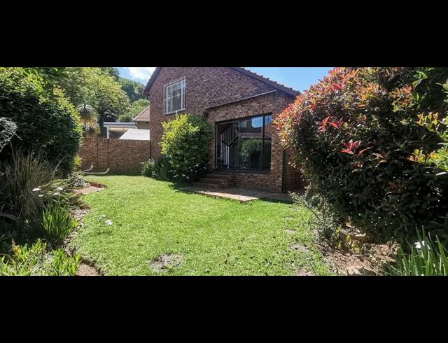 3 BEDROOM TOWNHOUSE FOR SALE IN BASSONIA